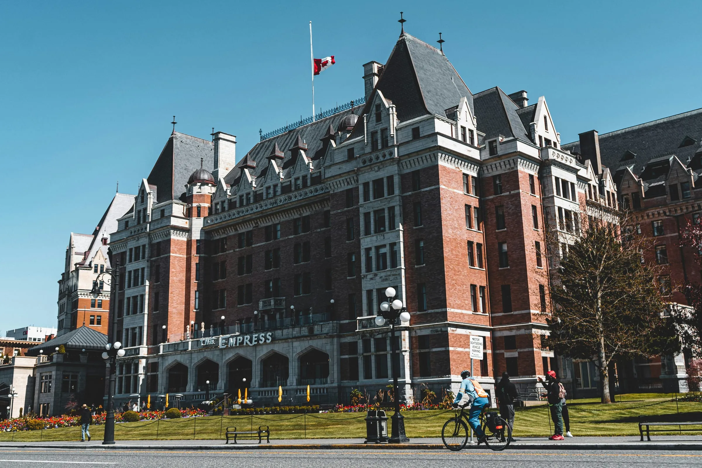 The Fairmont Empress hotel on Victoria’s Inner Harbour, a landmark wedding and event venue in Victoria, BC